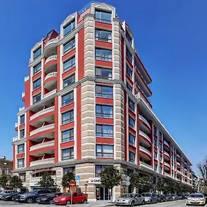 Luxury Center In Grand Karavel Apartment Warna